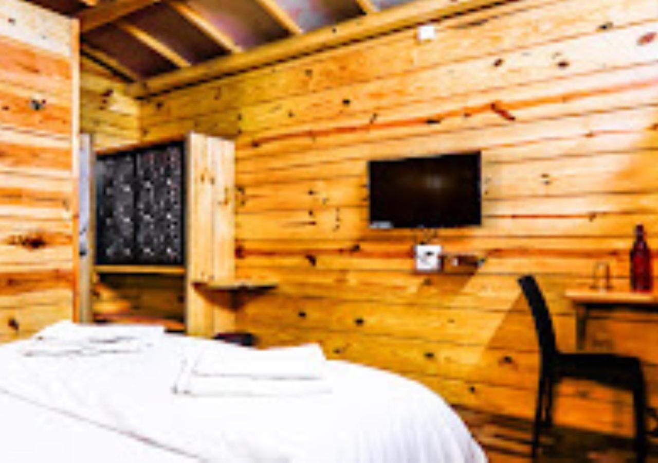 Kaas Woods Resort Yavateshwar Satara Eksteriør billede